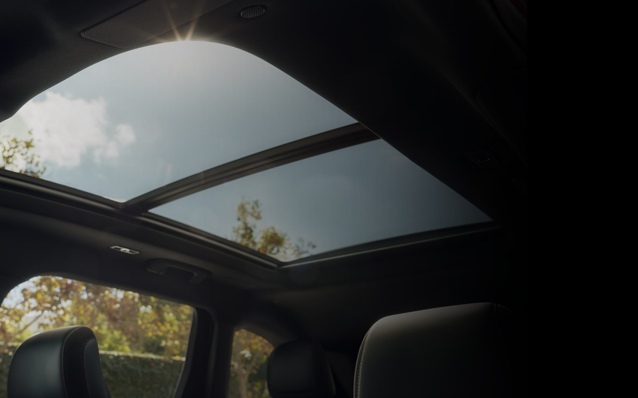 The panoramic Vista Roof on the 2024 Lincoln Nautilus.